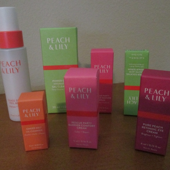 Peach and Lily Skincare Set - NEW - Picture 1 of 2